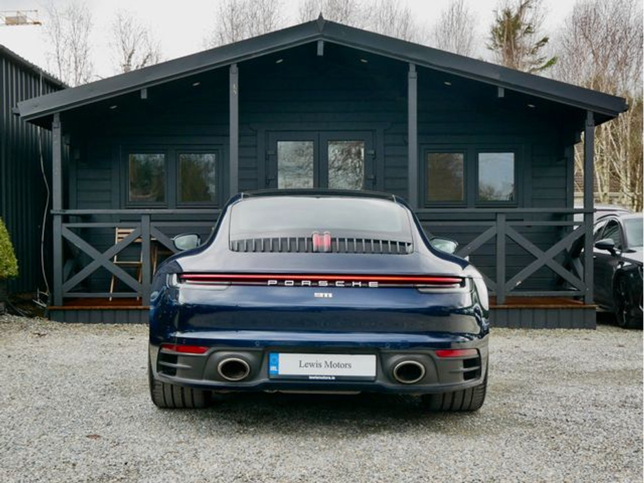 2022 Porsche 911 - image 5