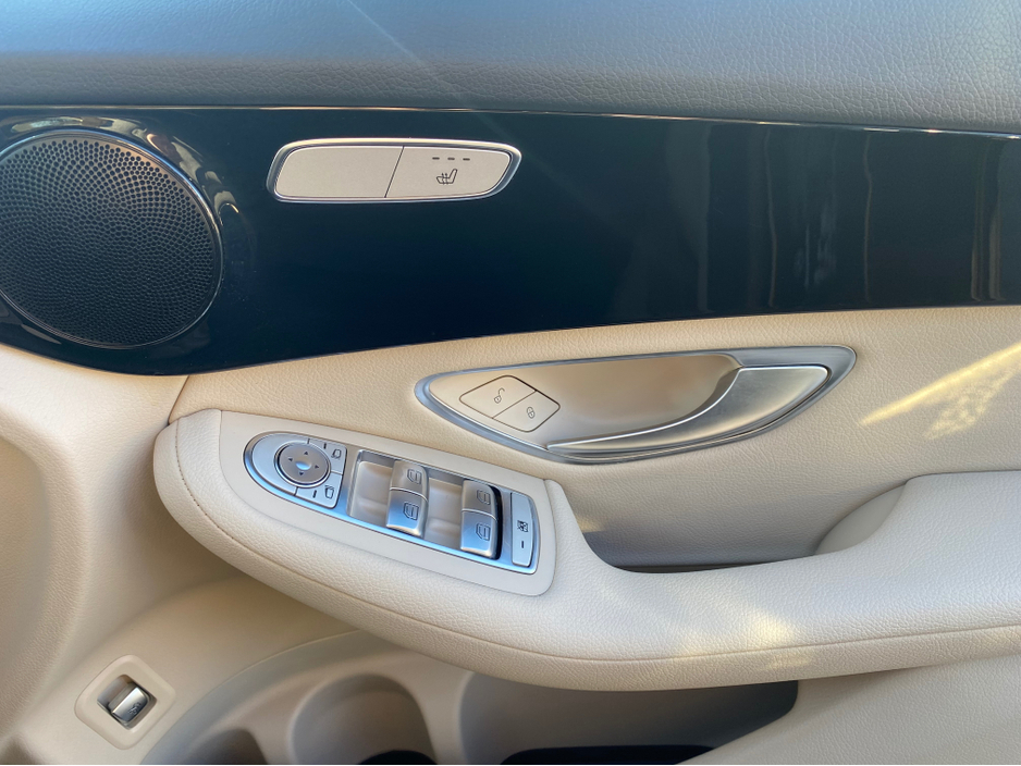 2022 Mercedes-Benz GLC Class - image 27