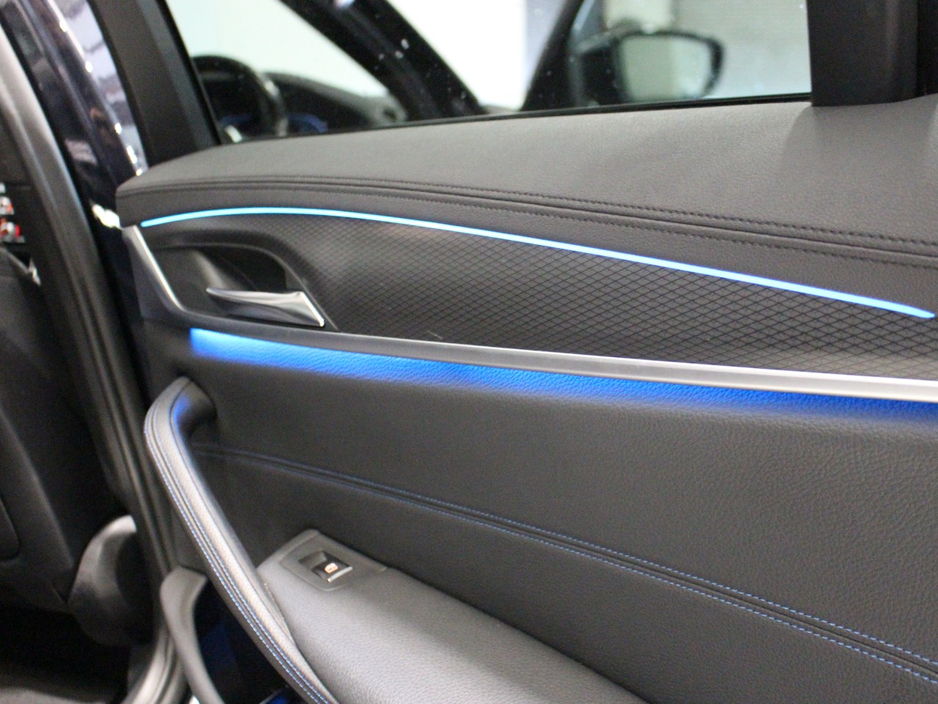 2021 BMW 5 Series - image 19