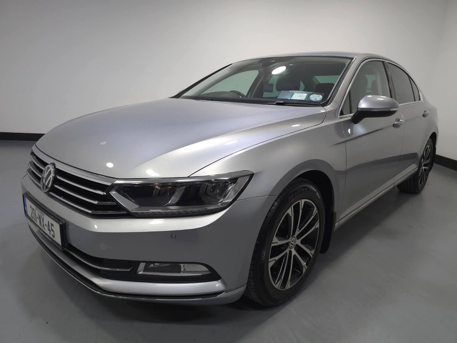2020 Volkswagen Passat - image 9