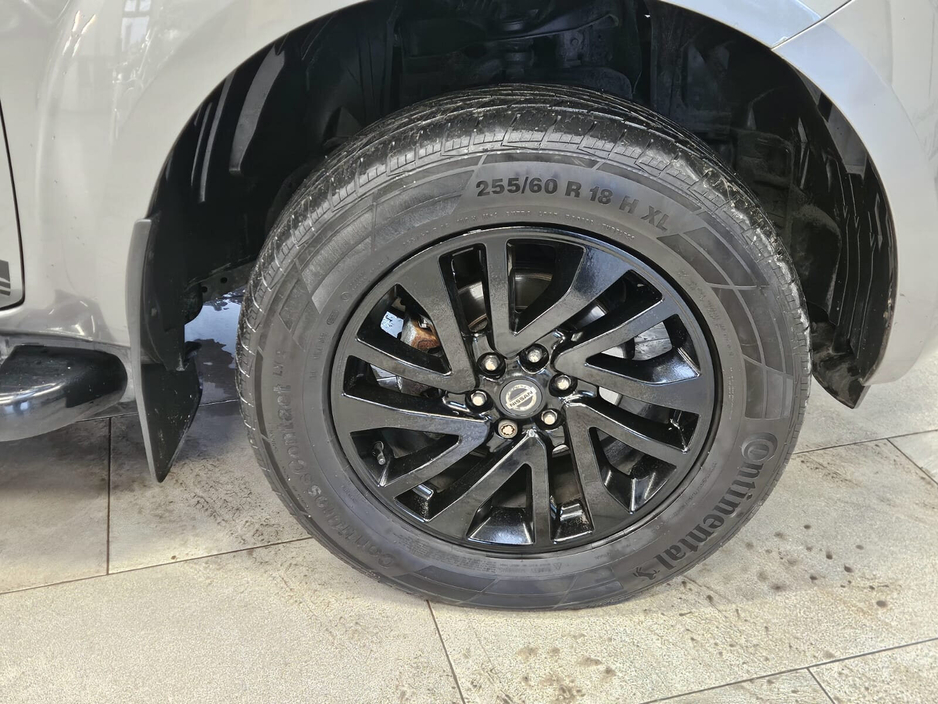 2019 Nissan Navara - image 6