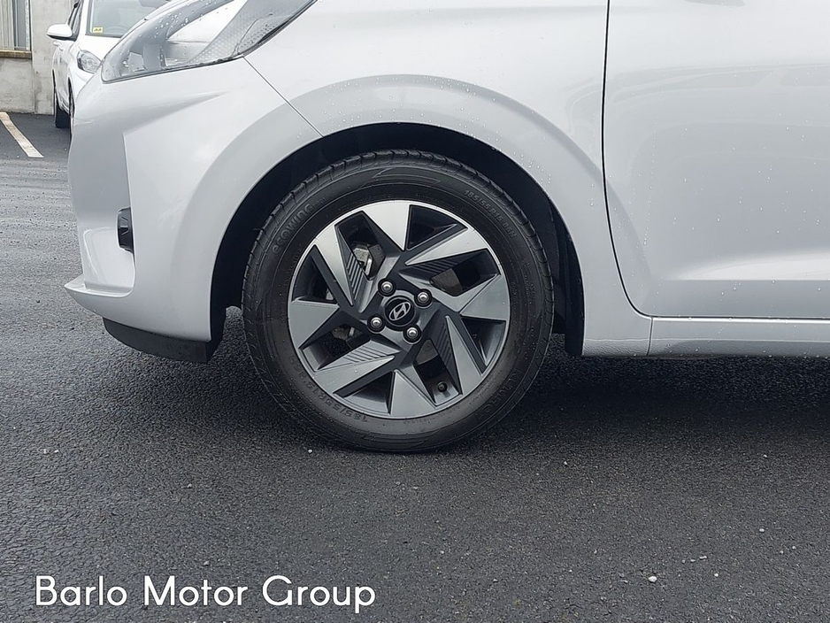 2025 Hyundai i10 - image 17