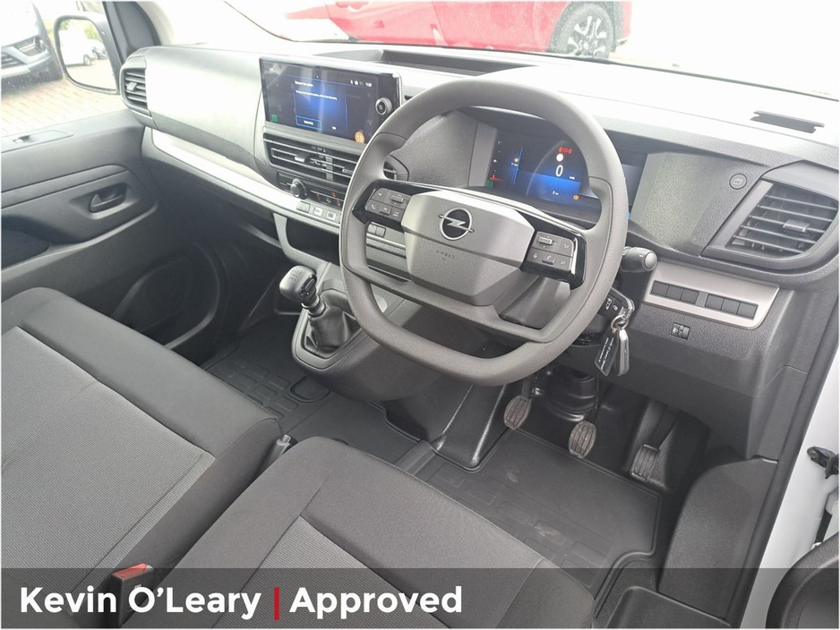 2026 Opel Vivaro - image 2