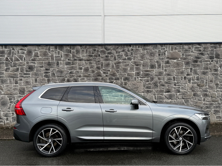 2021 Volvo XC60 2.0D MOMENTUM 5DR AUTO €38,950