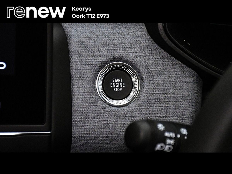 2025 Renault Clio - image 16