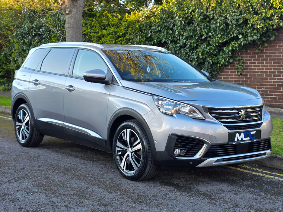 2020 Peugeot 5008 - image 5