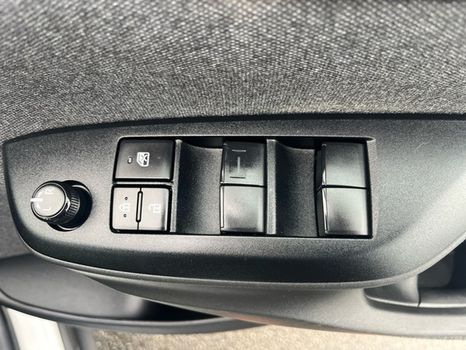 2022 Toyota Yaris Cross CR CROSS LUNA 4DR AUTO