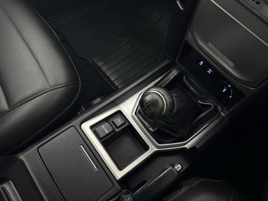 2022 Toyota Landcruiser - image 13