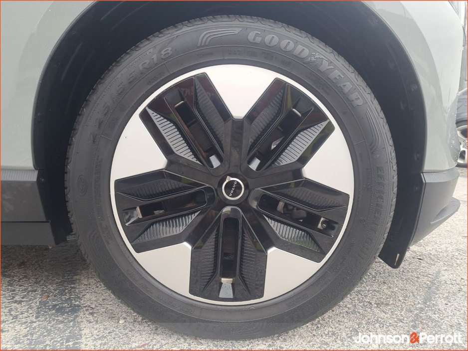 2024 Volvo EX30 Single Motor BEV 272hp Plus *VERY LOW MILEAGE* €34,900
