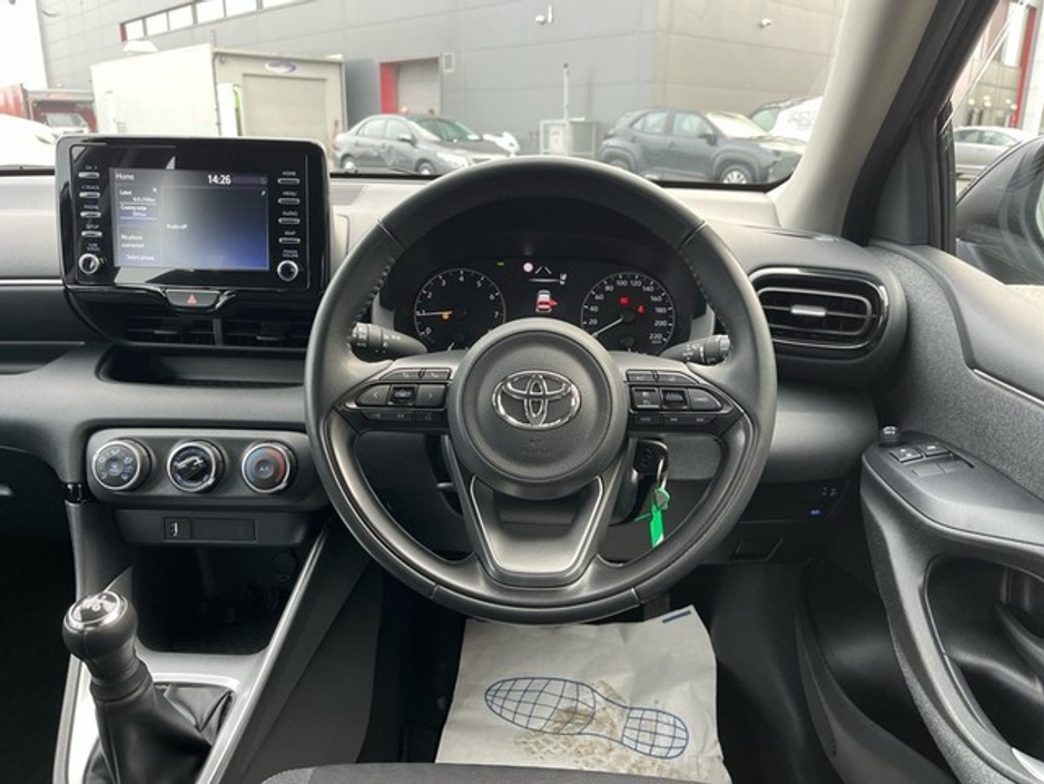 2022 Toyota Yaris 1.0 LUNA 4DR €18,450