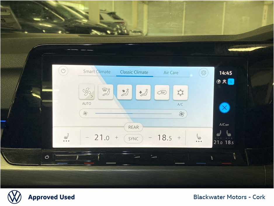 2021 Volkswagen Golf - image 18