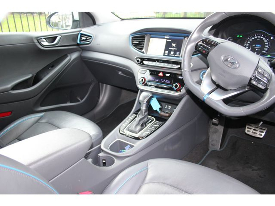 2018 Hyundai Ioniq PREMIUM SE Plug In hybrid €15,950