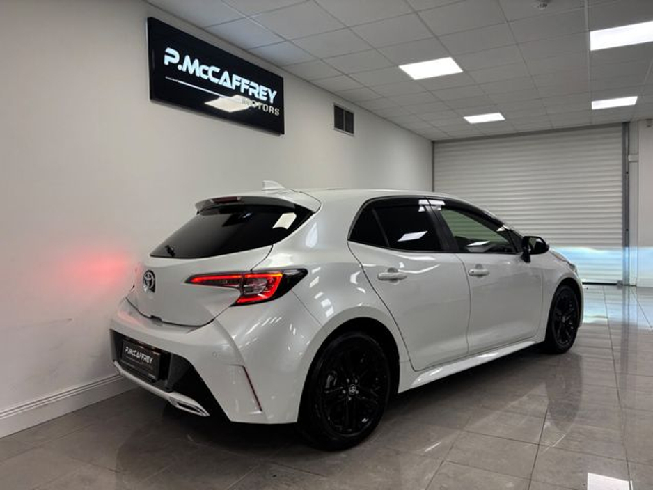 2021 Toyota Corolla 1.8 Hybrid Luna Sport Hatchback €19,750