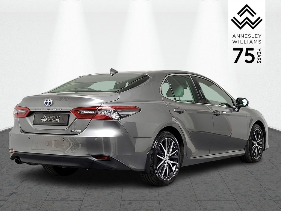 2023 Toyota Camry - image 6