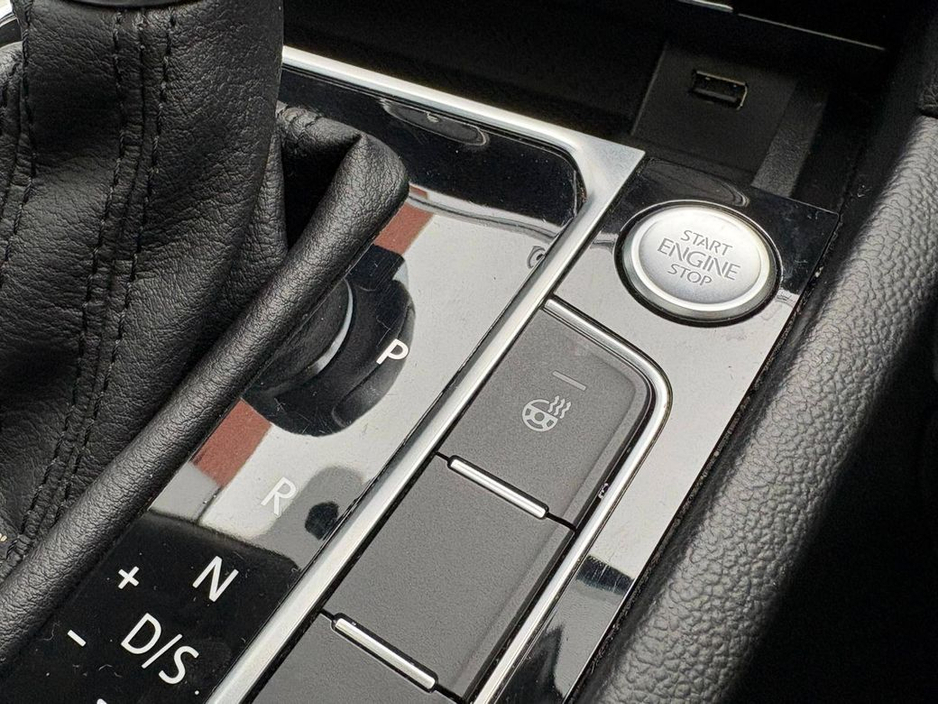 2019 Volkswagen Arteon 1.5 TFSI 150bhp Elegance, Panoramic Roof, 19” Alloys, 1/2 Leather, Camera, CarPlay - First Registered in July 2019 - Trade in Price €27, 999. €26,999