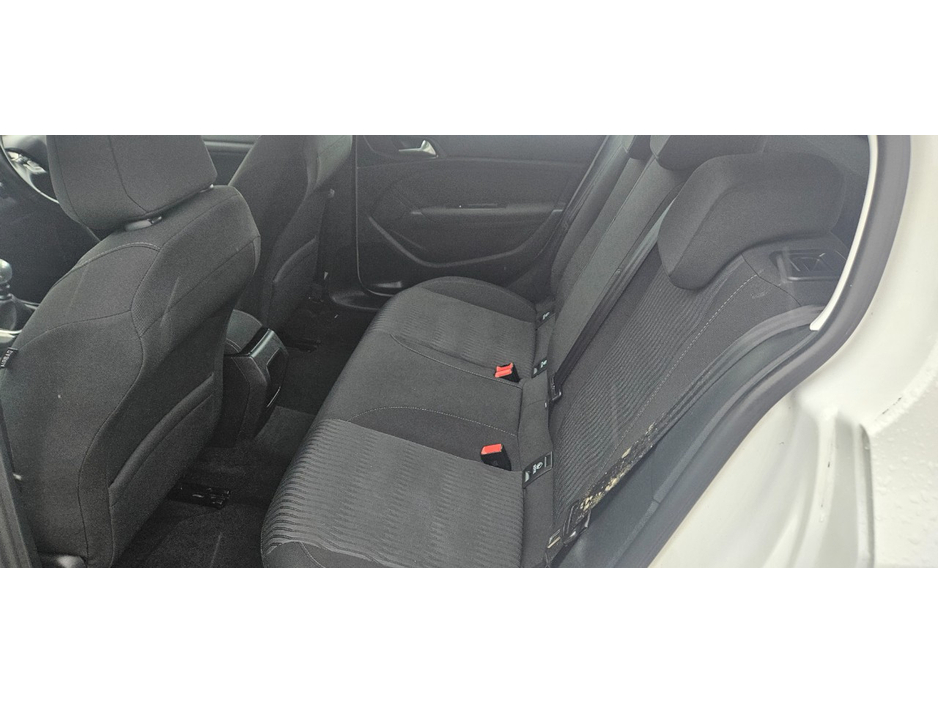2016 Peugeot 308 - image 27