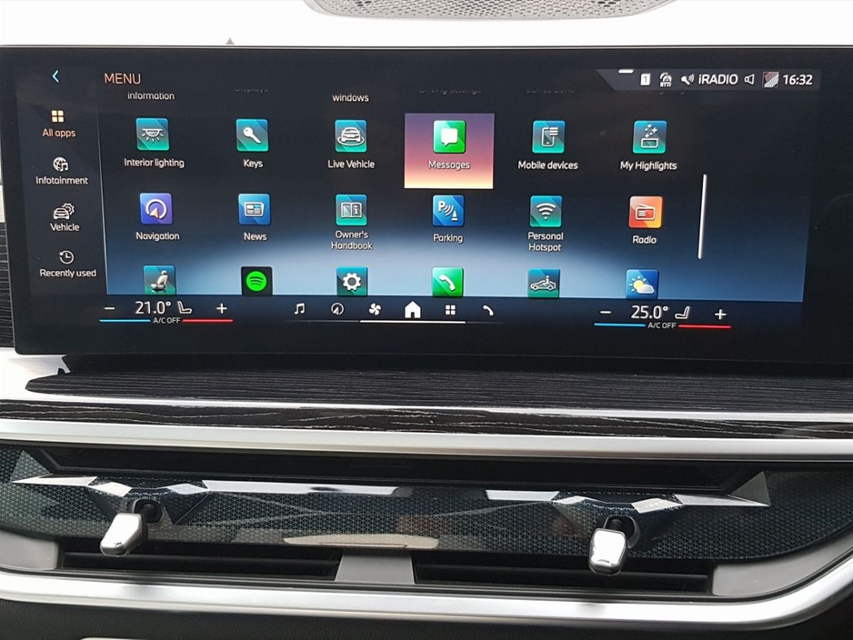 2025 BMW X5 - image 8