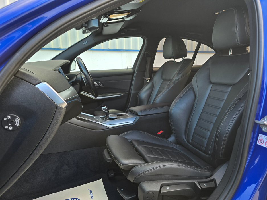2021 BMW 3 Series - image 17