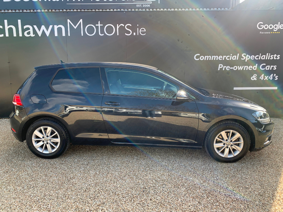 2019 Volkswagen Golf - image 2