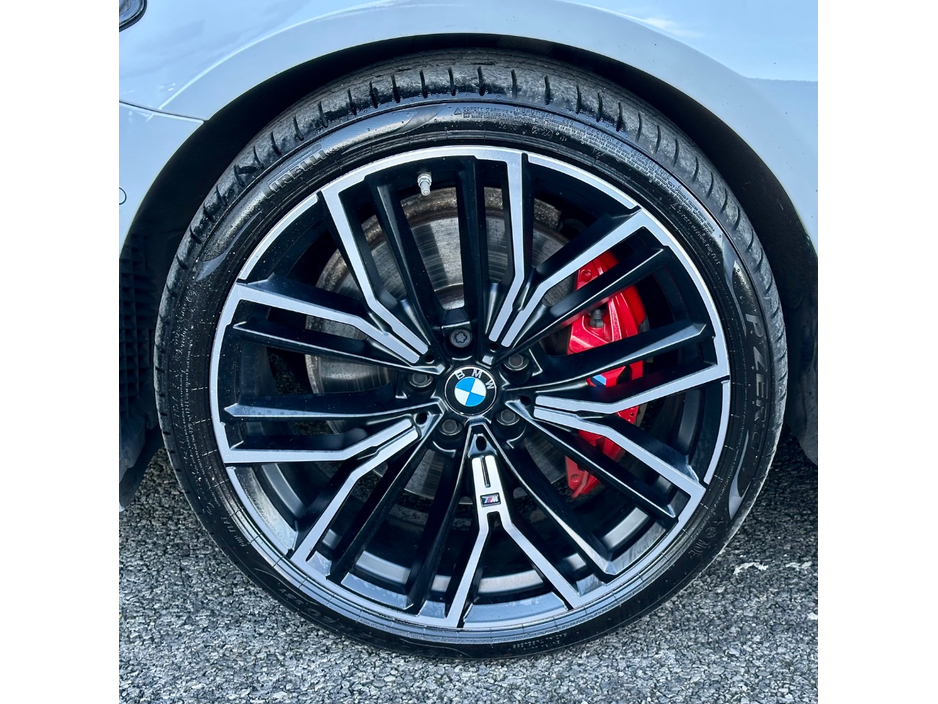 2023 BMW 5 Series - image 7