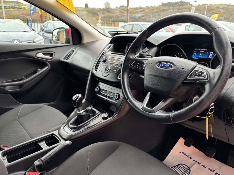 2017 Ford Focus - image 5