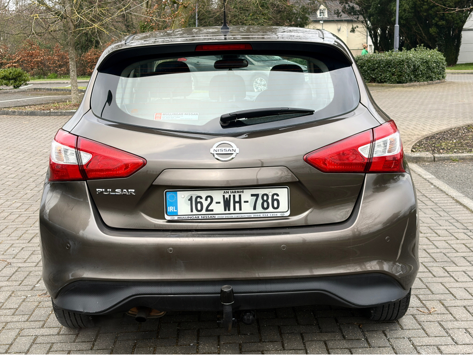 2016 Nissan Pulsar - image 3