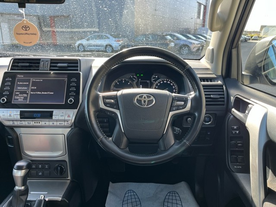 2023 Toyota Landcruiser - image 9