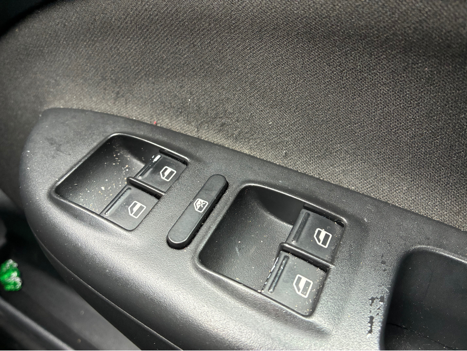 2008 Skoda Octavia - image 12