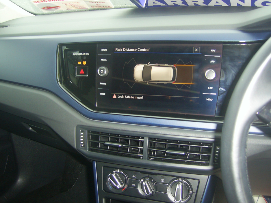 2021 Volkswagen Polo - image 6