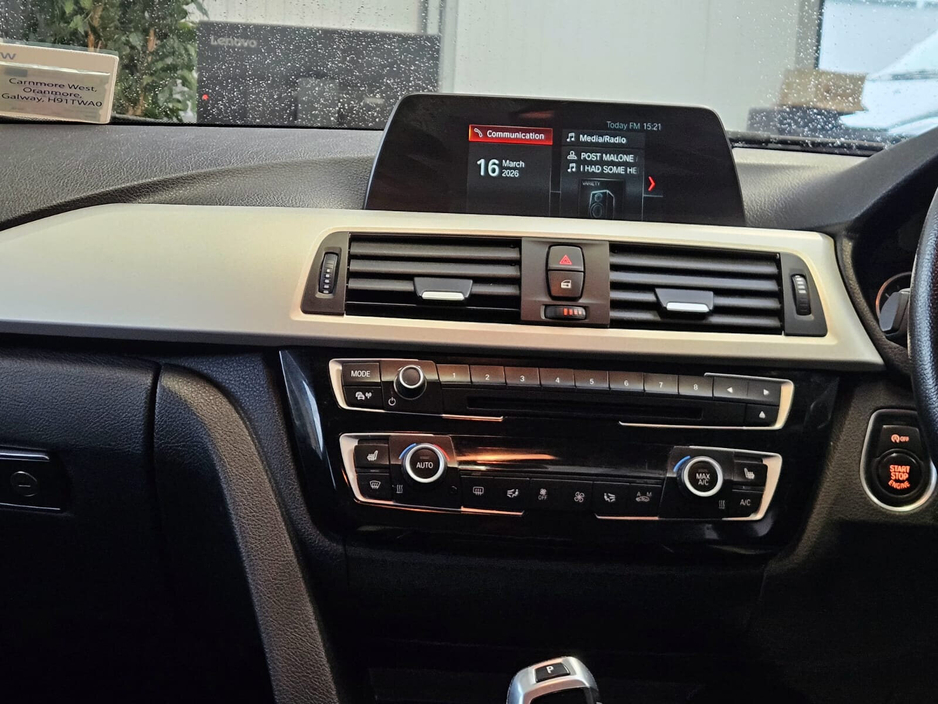 2018 BMW 3 Series - image 8