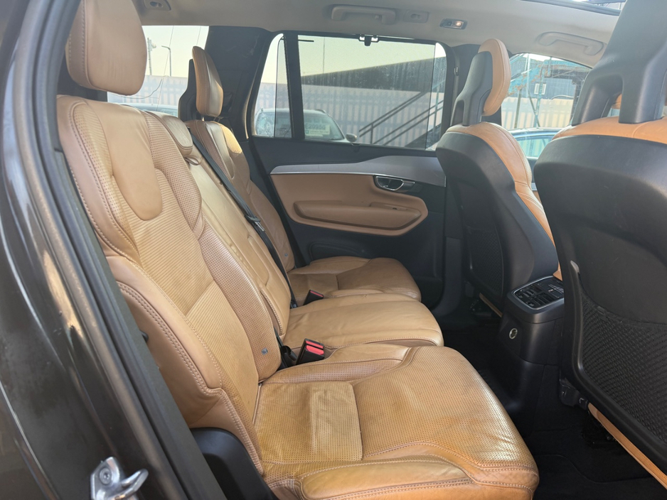 2016 Volvo XC90 - image 18