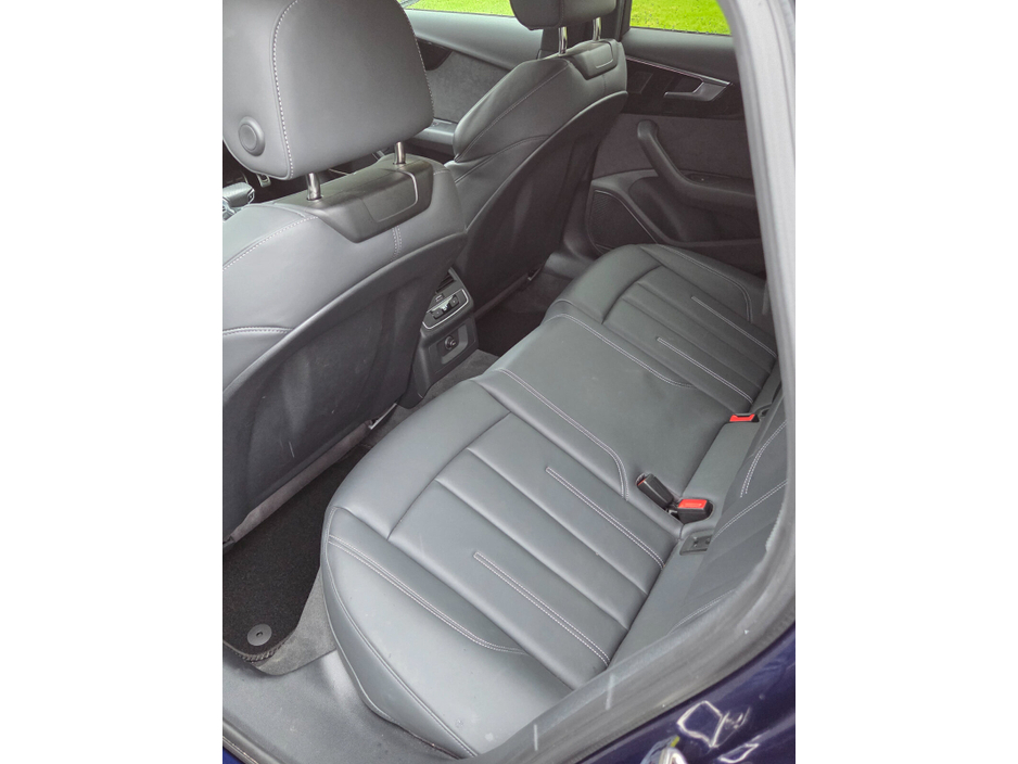 2022 Audi A4 - image 11