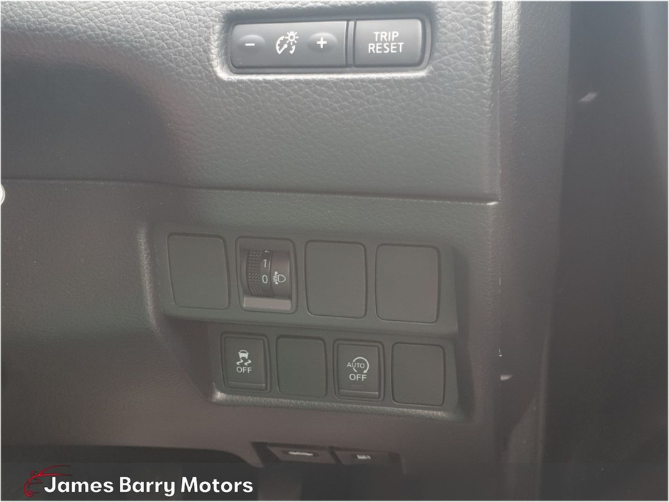 2015 Nissan Qashqai - image 24