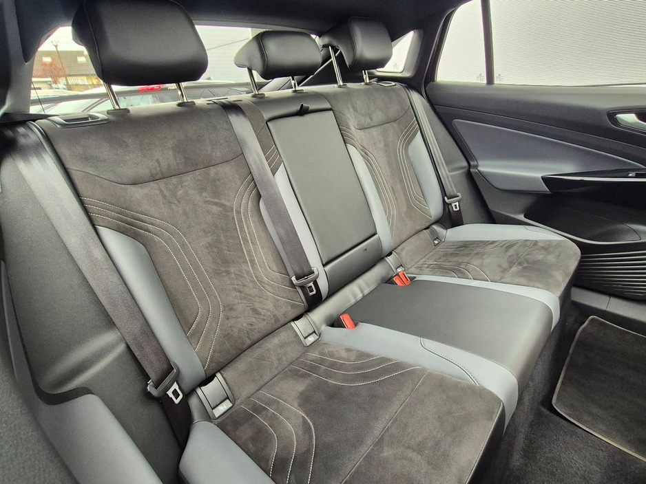 2023 Volkswagen ID.5 - image 16