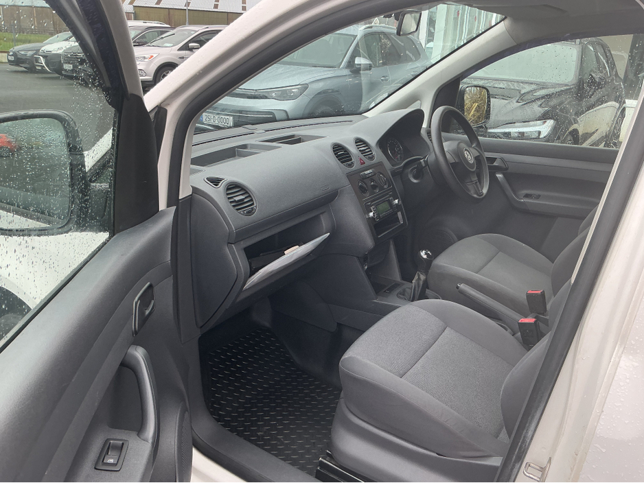2014 Volkswagen Caddy - image 13