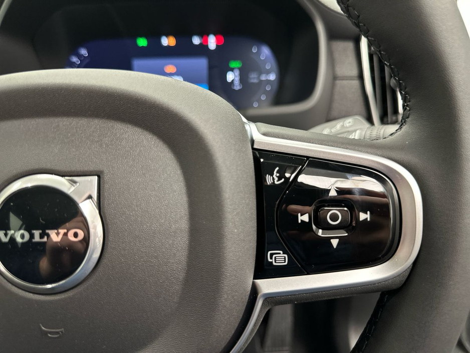 2026 Volvo XC90 - image 26