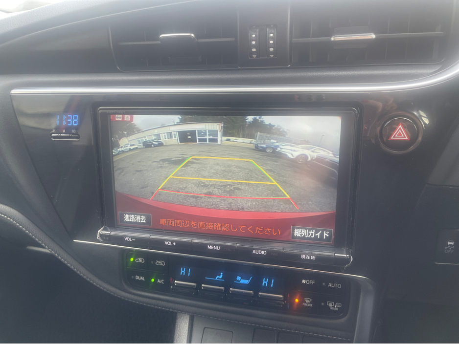 2017 Toyota Auris - image 15