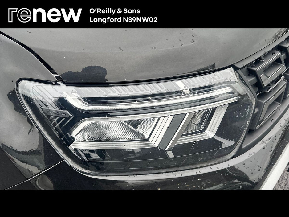 2022 Dacia Duster - image 11