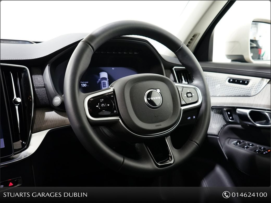 2025 Volvo XC90 - image 14