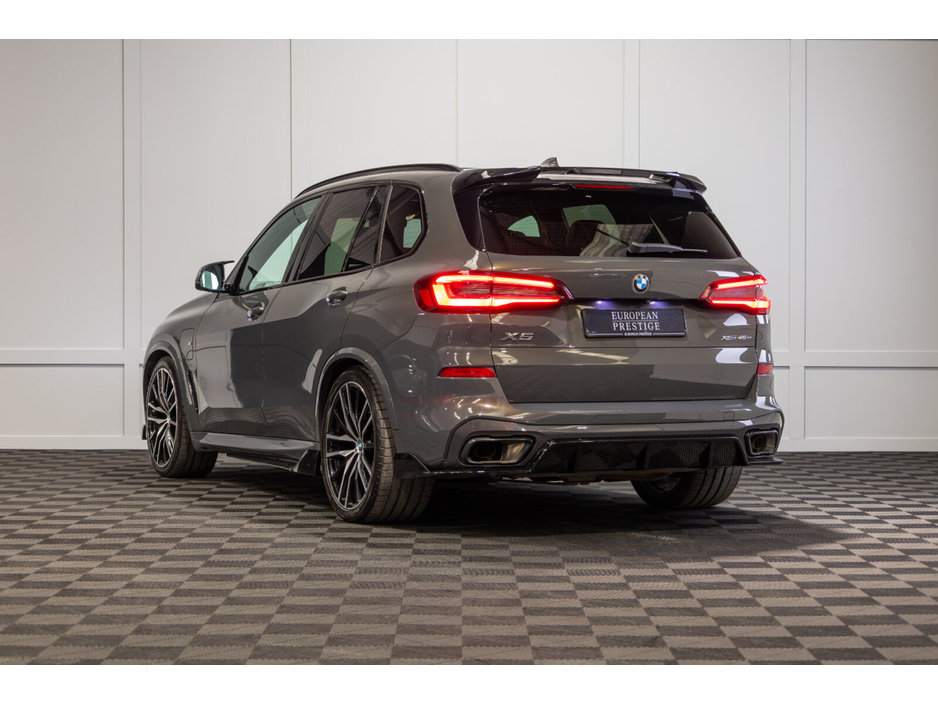 2021 BMW X5 - image 4