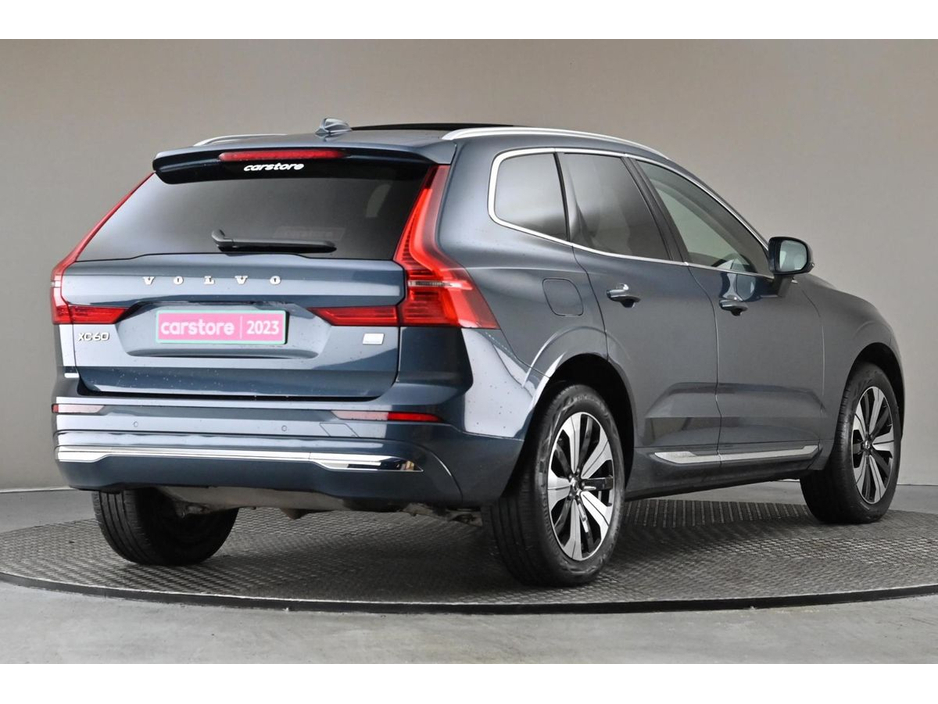 2023 Volvo XC60 - image 9