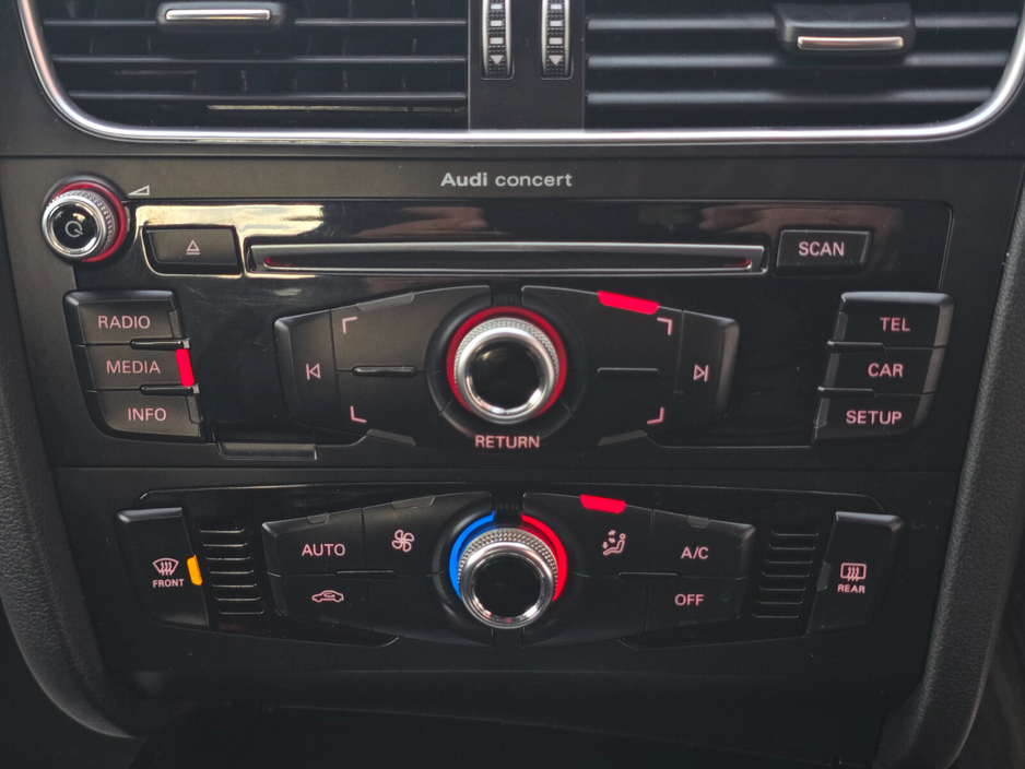 2015 Audi A4 - image 29