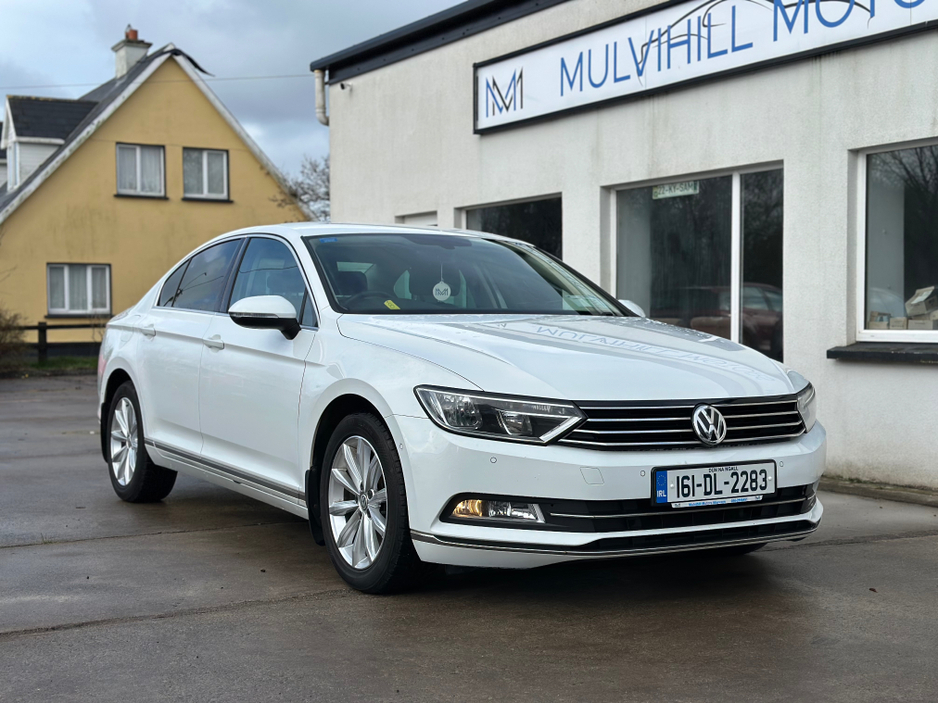 2016 Volkswagen Passat - image 3