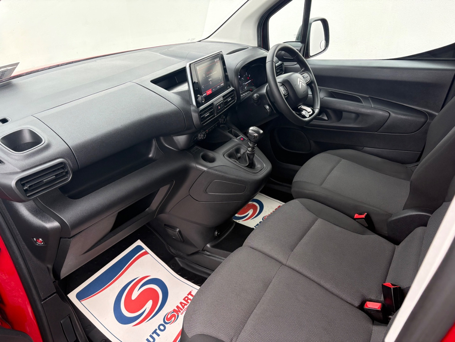 2022 Citroen Berlingo - image 15