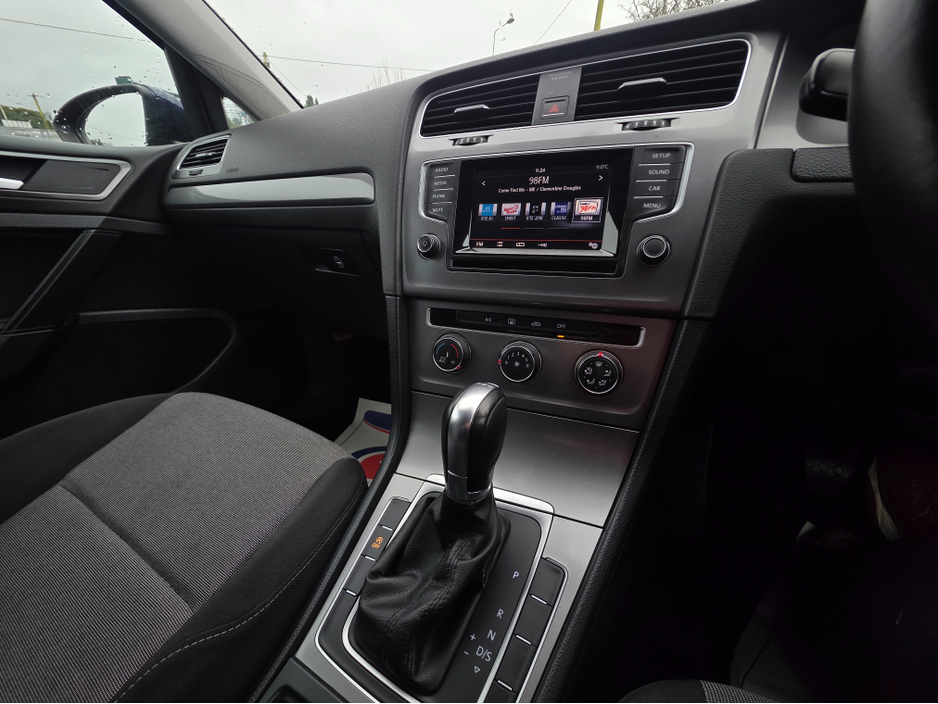 2015 Volkswagen Golf - image 16