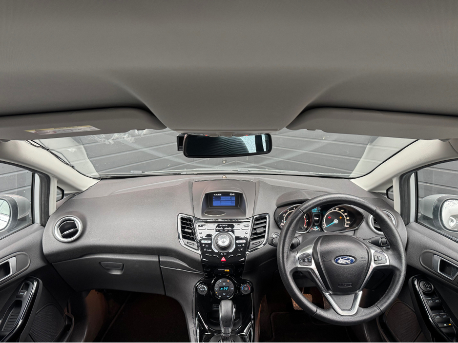 2014 Ford Fiesta - image 12