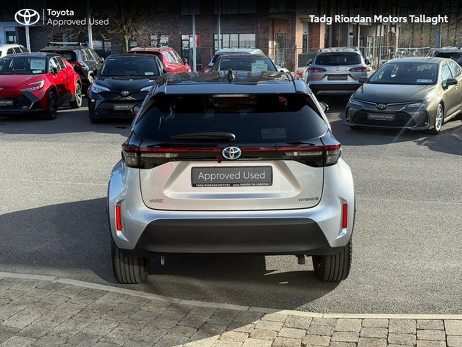 2023 Toyota Yaris Cross - image 4