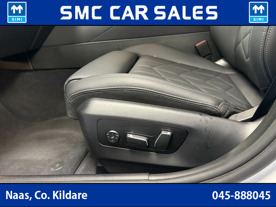 2025 BMW 5 Series - image 16