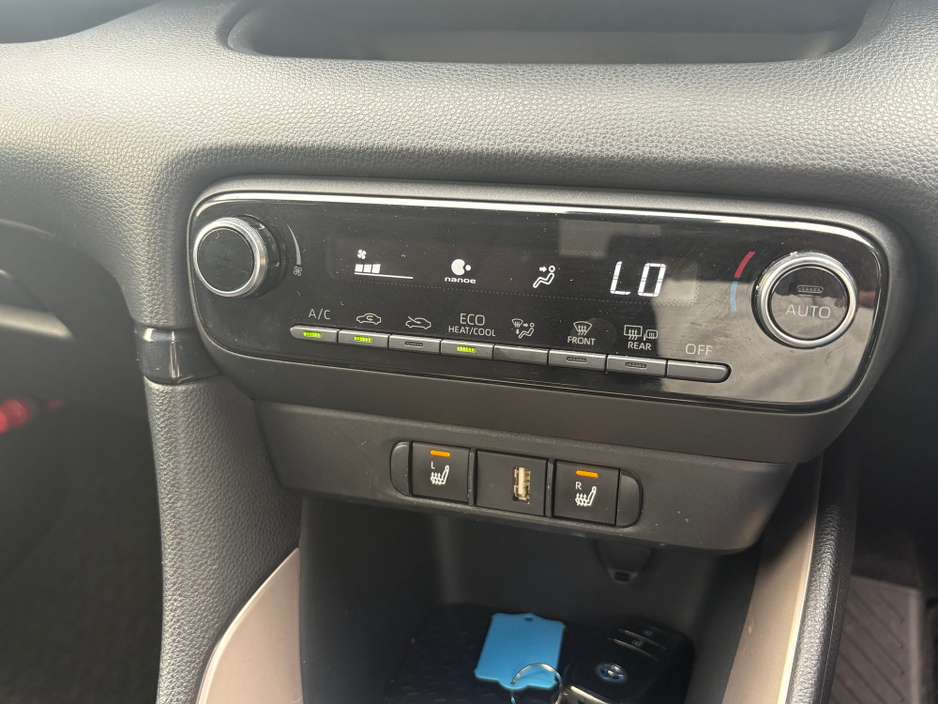 2020 Toyota Yaris - image 12