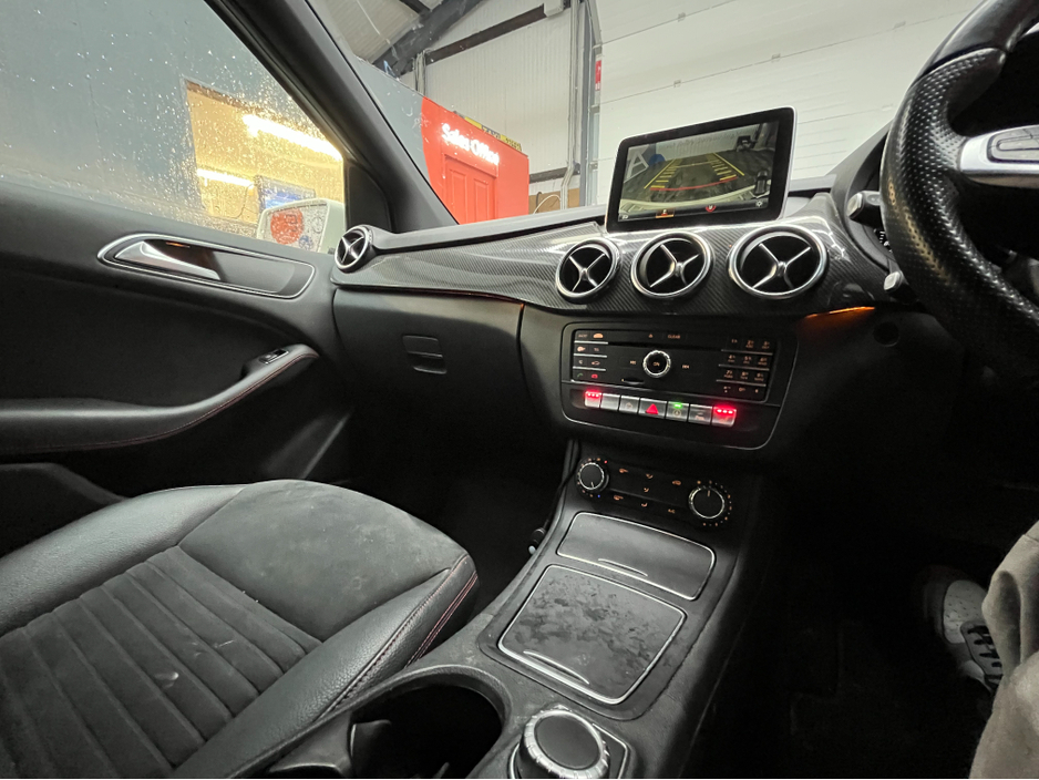 2015 Mercedes-Benz B Class - image 14